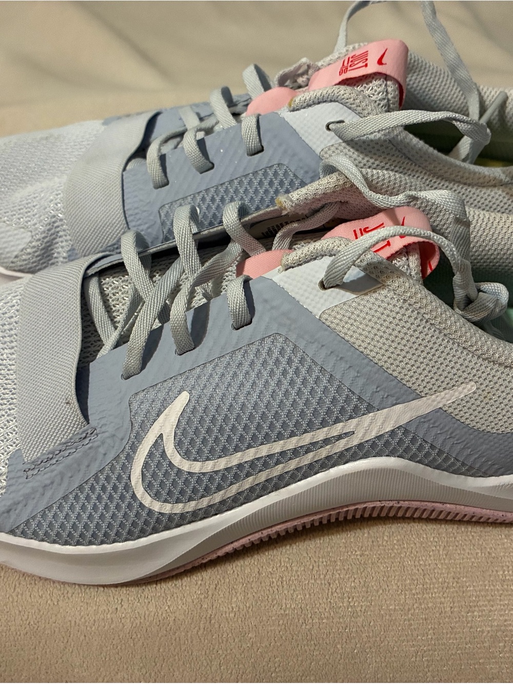 Nike Light Grey Training Sneakers with Pink Tongue Tabs, size 9.5